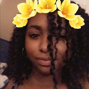 Meet your Posher, Kayla